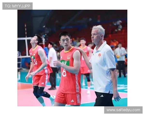 西安曲江竞技中心 1500 上演巅峰对决！中国男排鏖战土耳其男排(2)